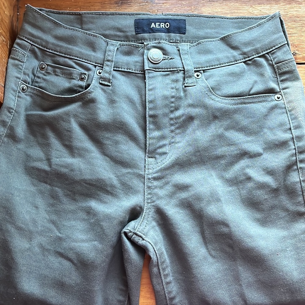 Green High Rise Pants - Picture 4 of 5